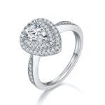 Gufumart Pear Shaped Moissanite Ring Front View